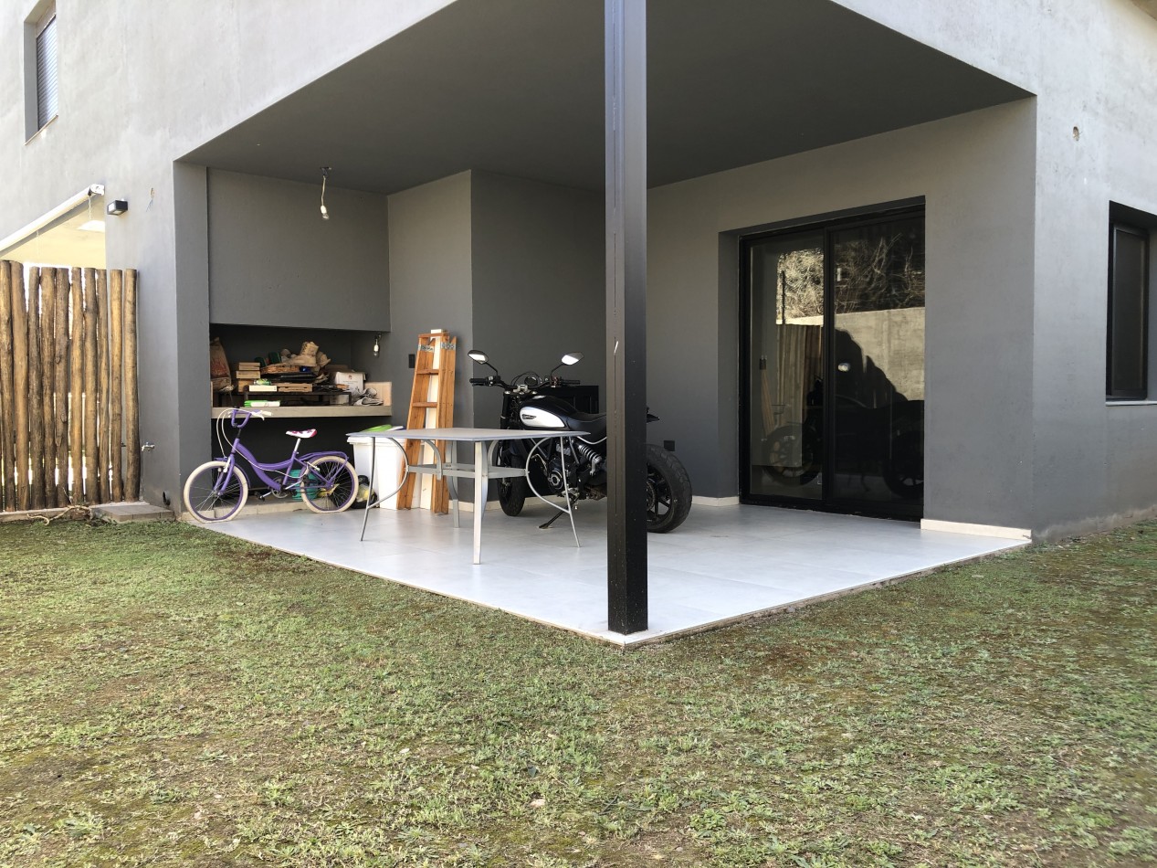 VENDO DUPLEX 3 DORMITORIOS EQUIPADO EN HOUSING VISBY. B° LA SALLE