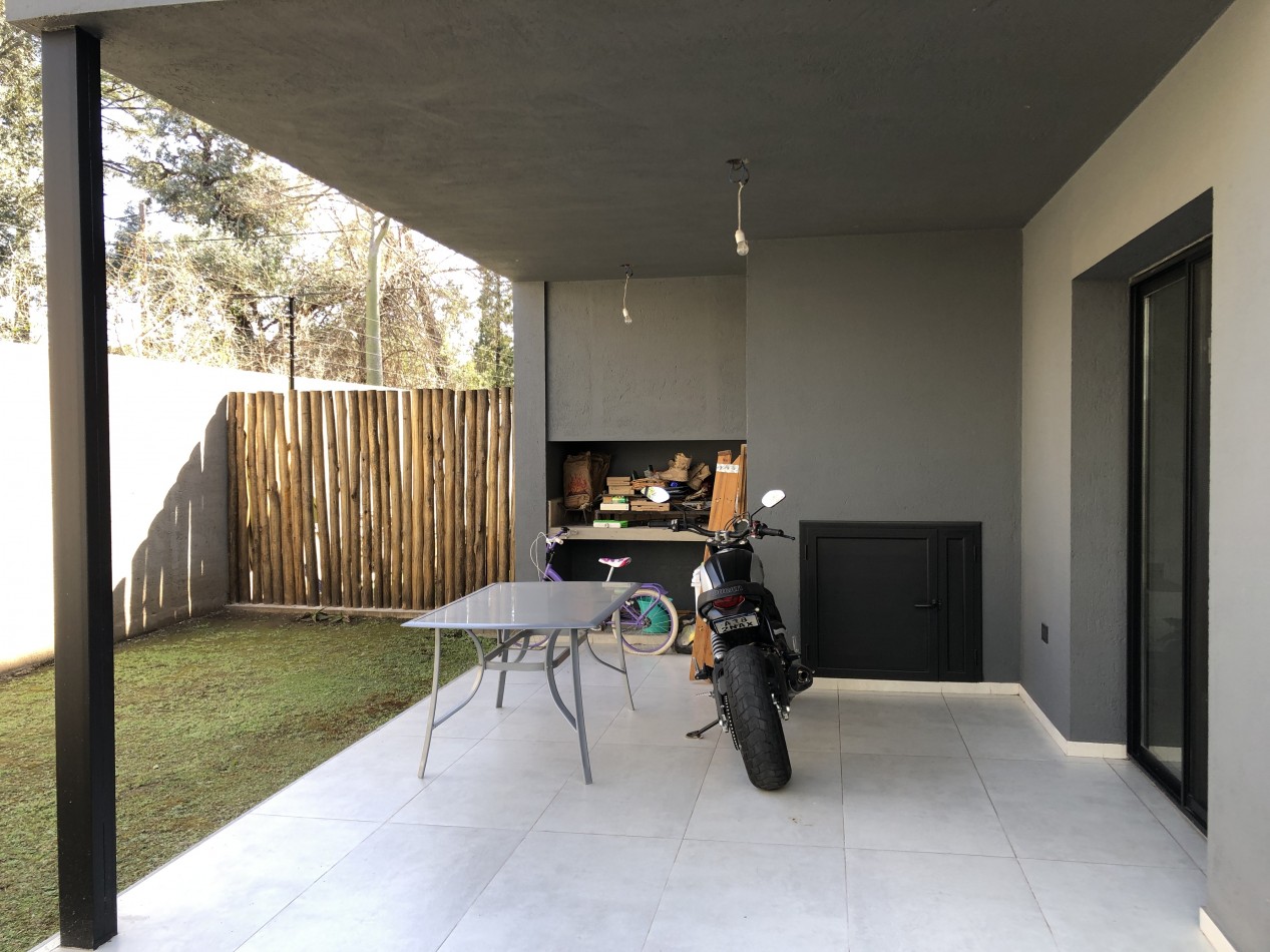 VENDO DUPLEX 3 DORMITORIOS EQUIPADO EN HOUSING VISBY. B° LA SALLE