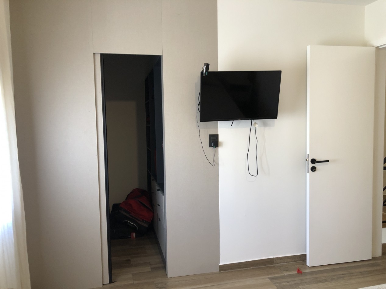 VENDO DUPLEX 3 DORMITORIOS EQUIPADO EN HOUSING VISBY. B° LA SALLE