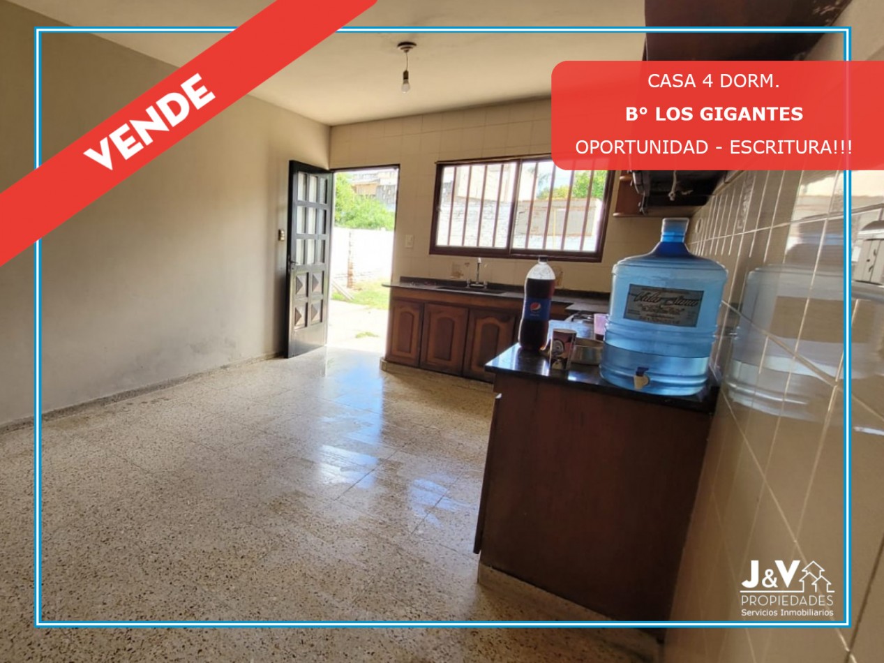 CASA EN VENTA 4 DORM.B LOS GIGANTES. C/ESCRITURA!
