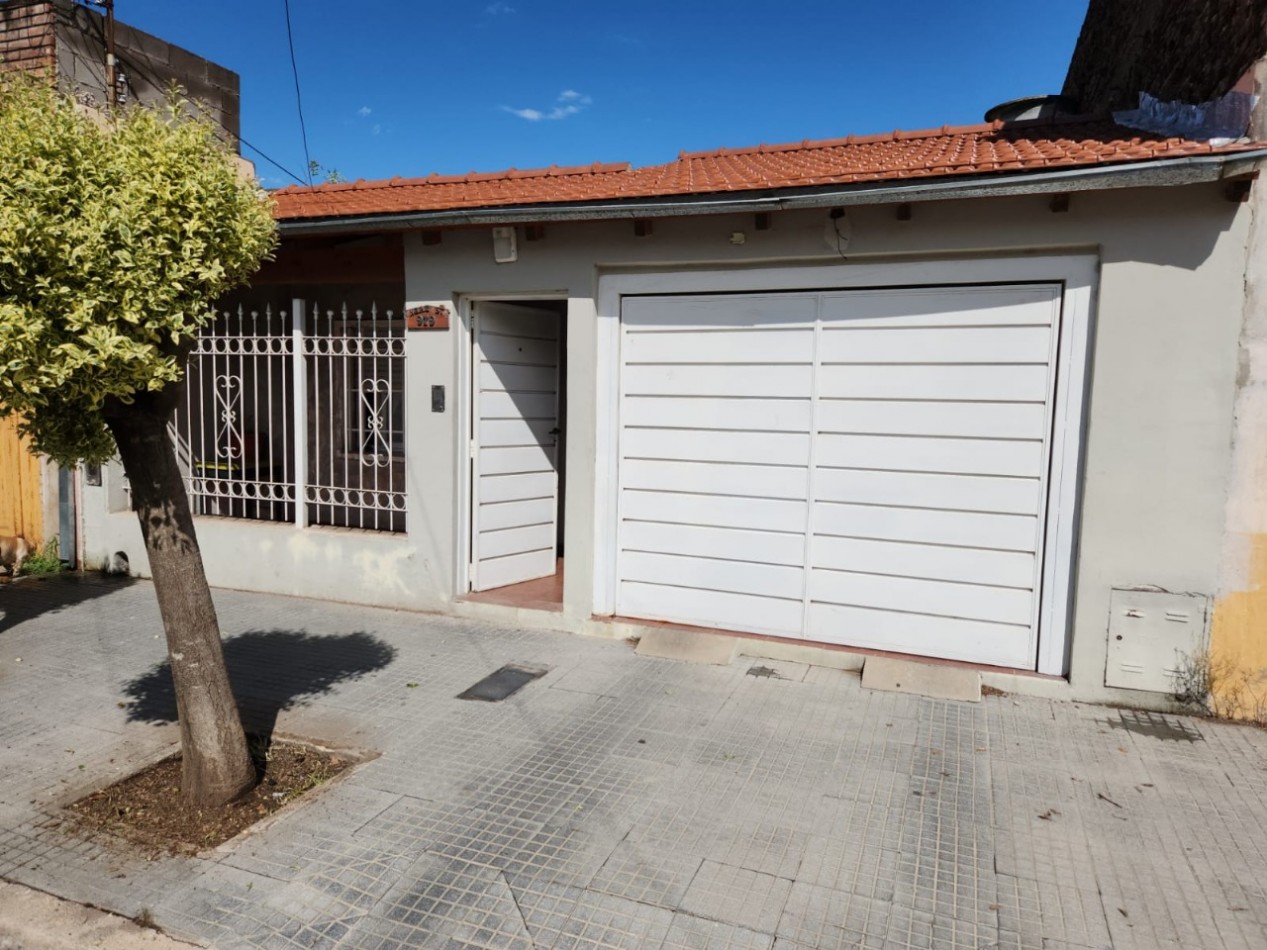 VENTA - CASA 2 DORMITORIOS CON PILETA Y QUINCHO