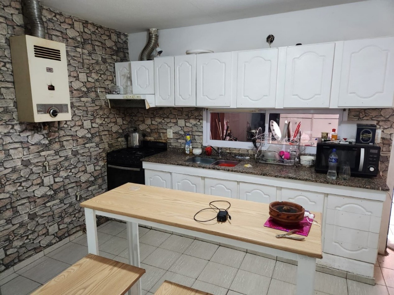 VENTA - CASA 2 DORMITORIOS CON PILETA Y QUINCHO