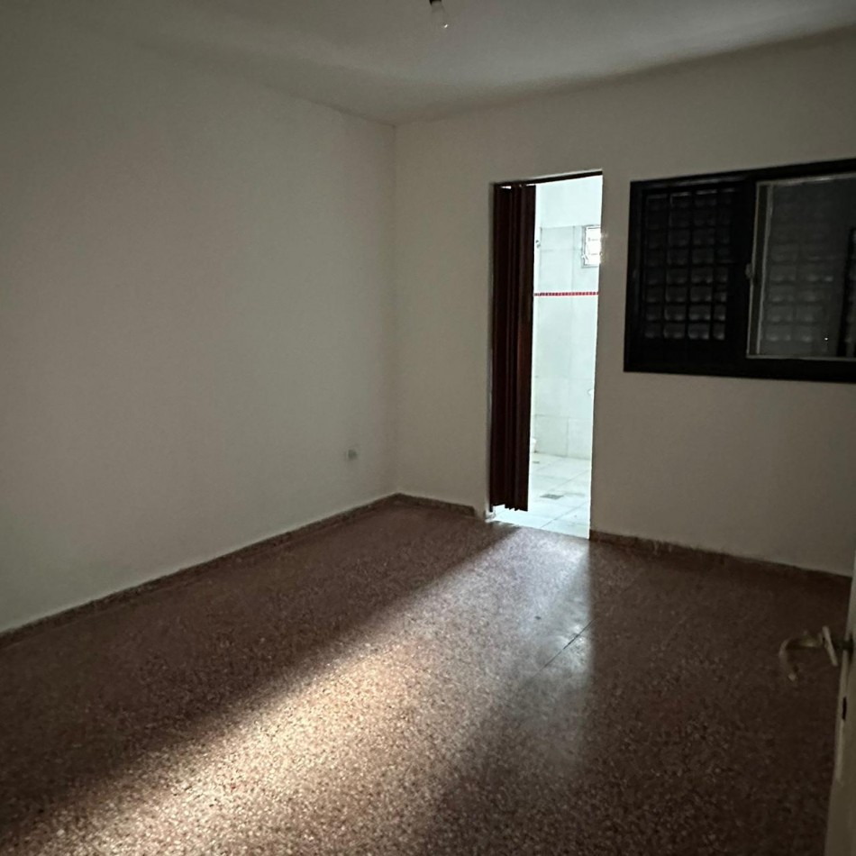 CASA EN VENTA 4 DORM.B LOS GIGANTES. C/ESCRITURA!
