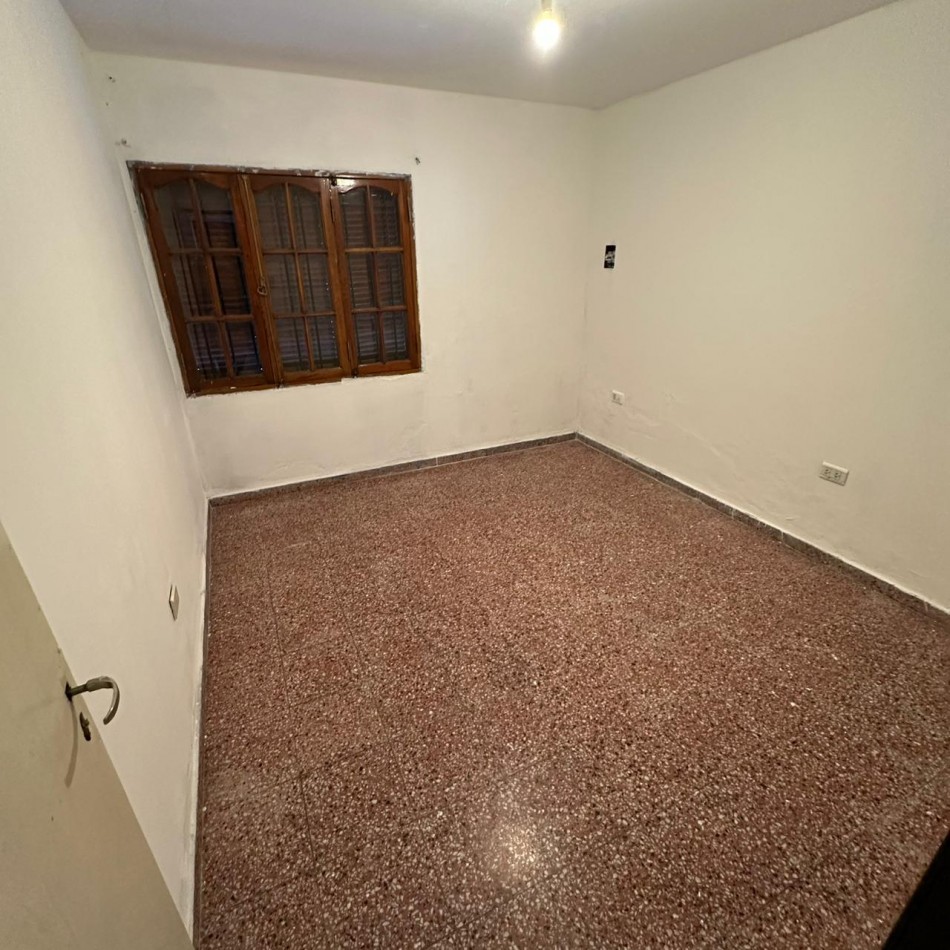 CASA EN VENTA 4 DORM.B LOS GIGANTES. C/ESCRITURA!