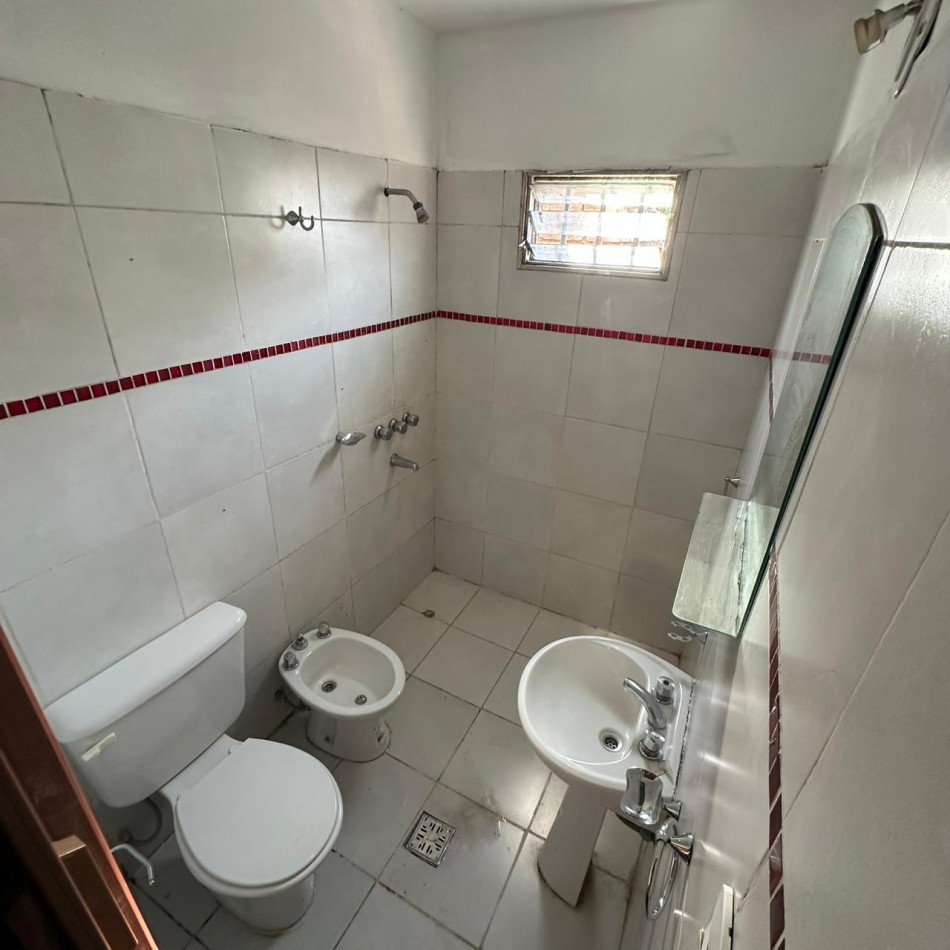 CASA EN VENTA 4 DORM.B LOS GIGANTES. C/ESCRITURA!