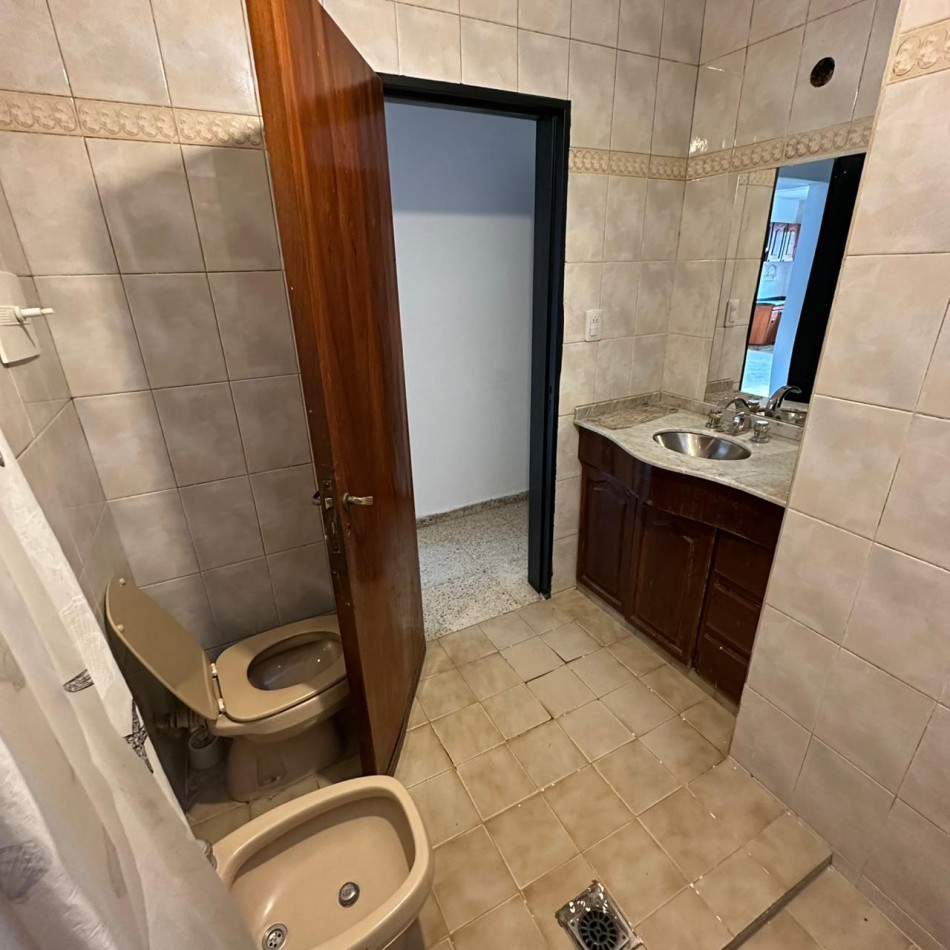 CASA EN VENTA 4 DORM.B LOS GIGANTES. C/ESCRITURA!