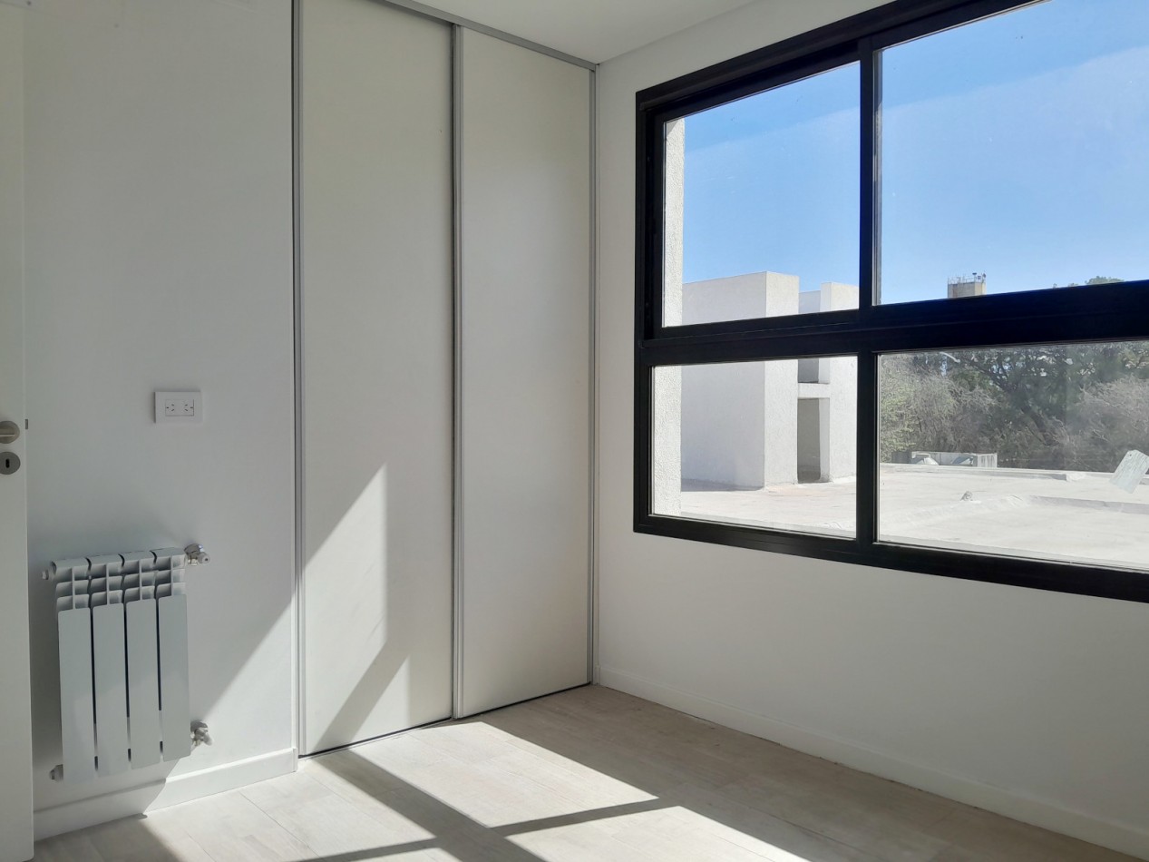 VENDO DEPARTAMENTO 2 DORM. HOUSING DISTRITO VEINTE B° NUEVO POETA LUGONES. PROXIMO A ESCRITURAR!!!