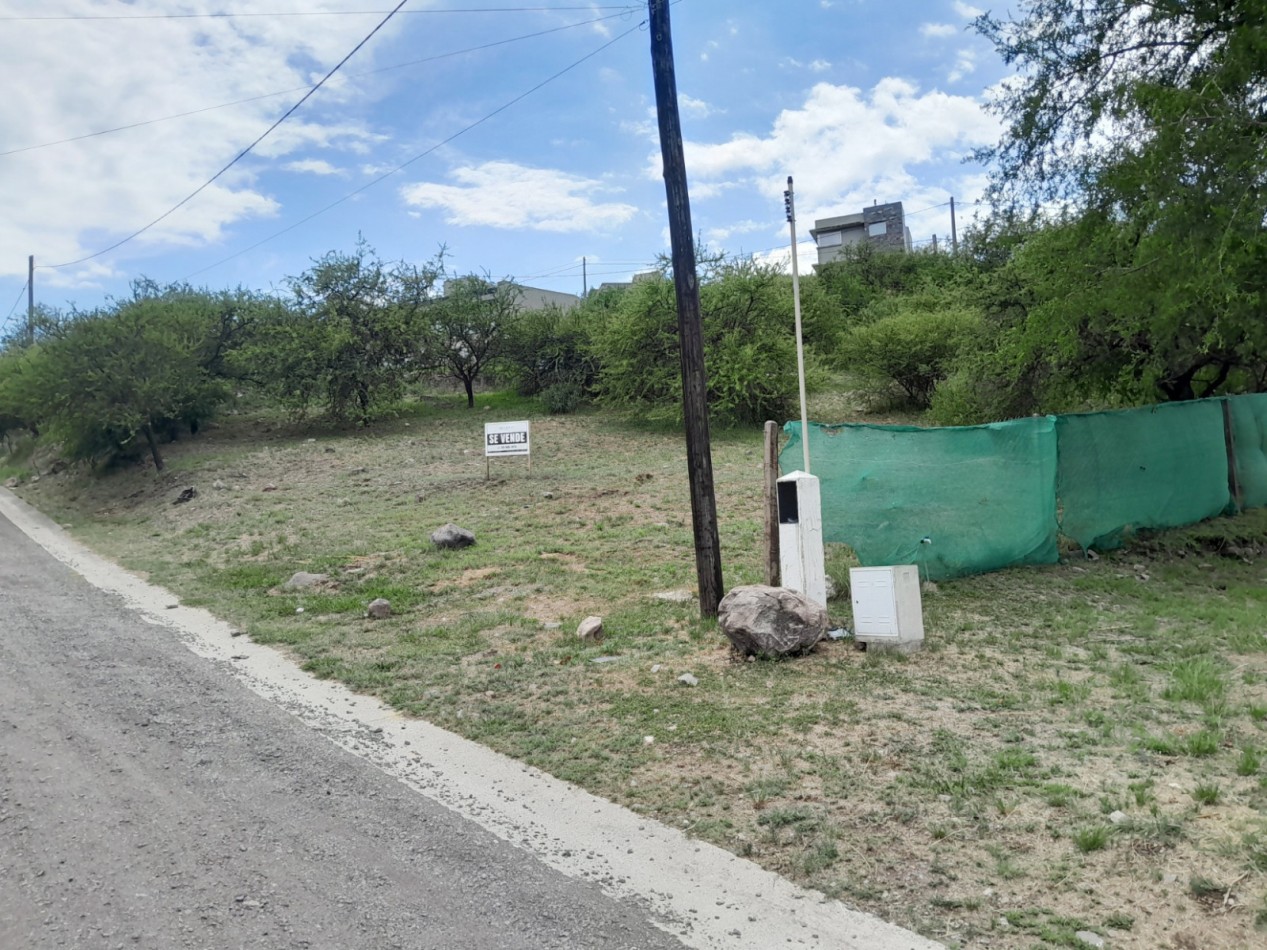 VENTA DE LOTE 1.046 m² BARRIO CUMBRES DEL GOLF, VILLA ALLENDE. LISTO PARA CONSTRUIR