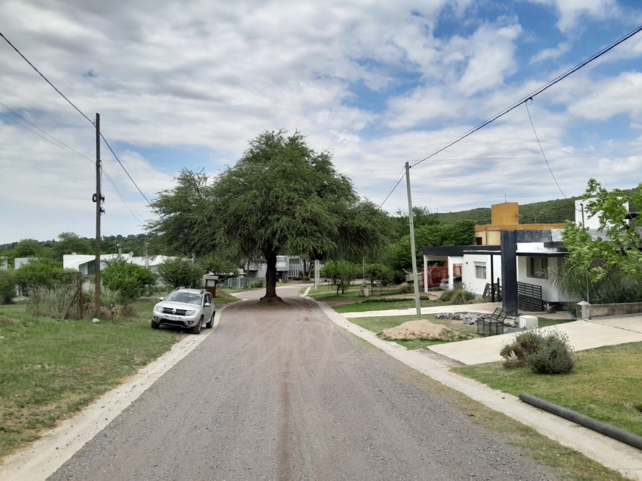 VENTA DE LOTE 1.046 m² BARRIO CUMBRES DEL GOLF, VILLA ALLENDE. LISTO PARA CONSTRUIR