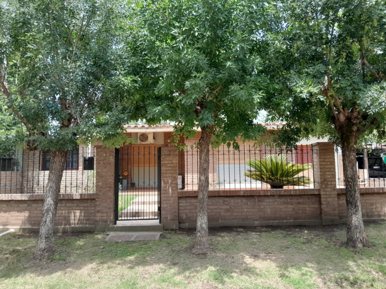 Vendo casa de 3 dormitorios en Mendiolaza