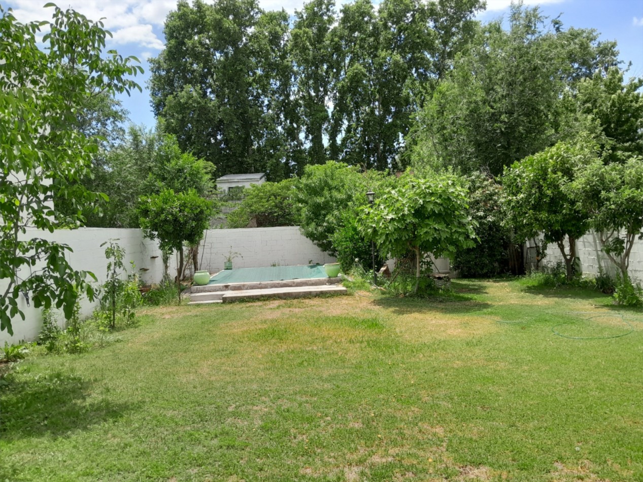 Vendo casa de 3 dormitorios en Mendiolaza