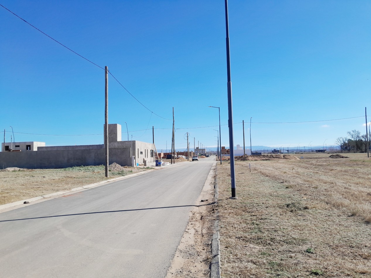 Vendo lote de 250 m² en Cuestas de Manantiales - Apto Duplex