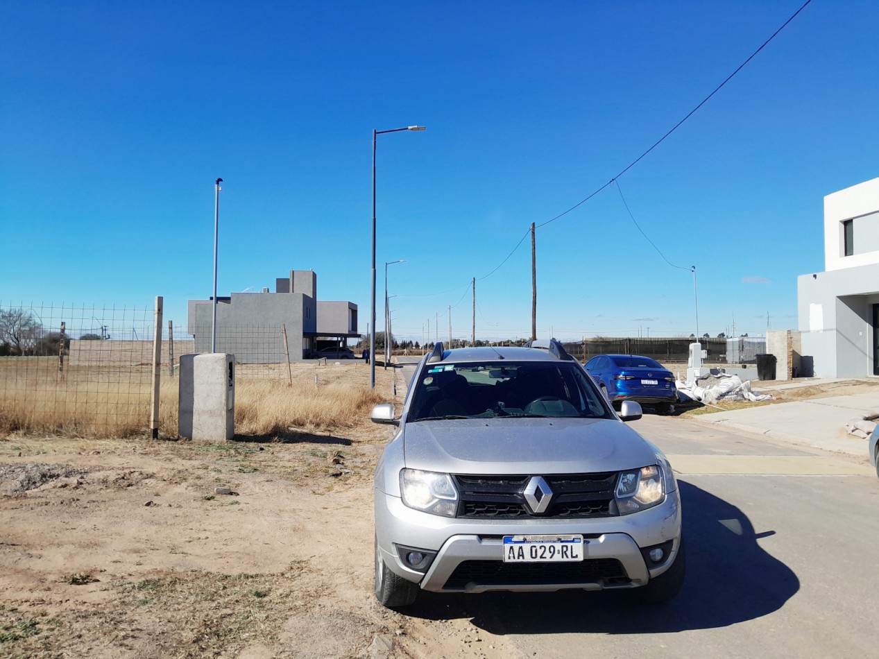 Vendo lote de 250 m² en Cuestas de Manantiales - Apto Duplex