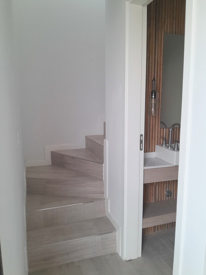 VENDO DEPARTAMENTO 2 DORM. HOUSING DISTRITO VEINTE B° NUEVO POETA LUGONES. PROXIMO A ESCRITURAR!!!