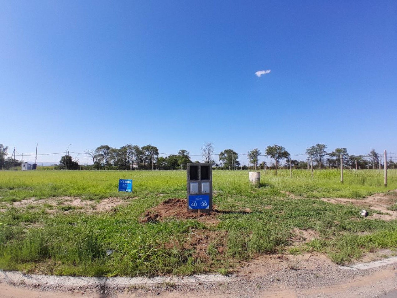 Vendo lote de 250 m² en Cuestas de Manantiales - Apto Duplex