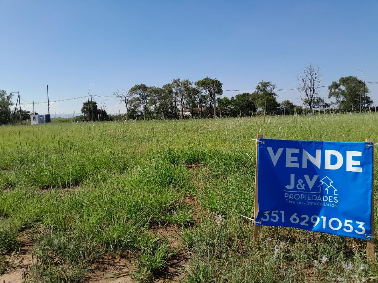 Vendo lote de 250 m² en Cuestas de Manantiales - Apto Duplex