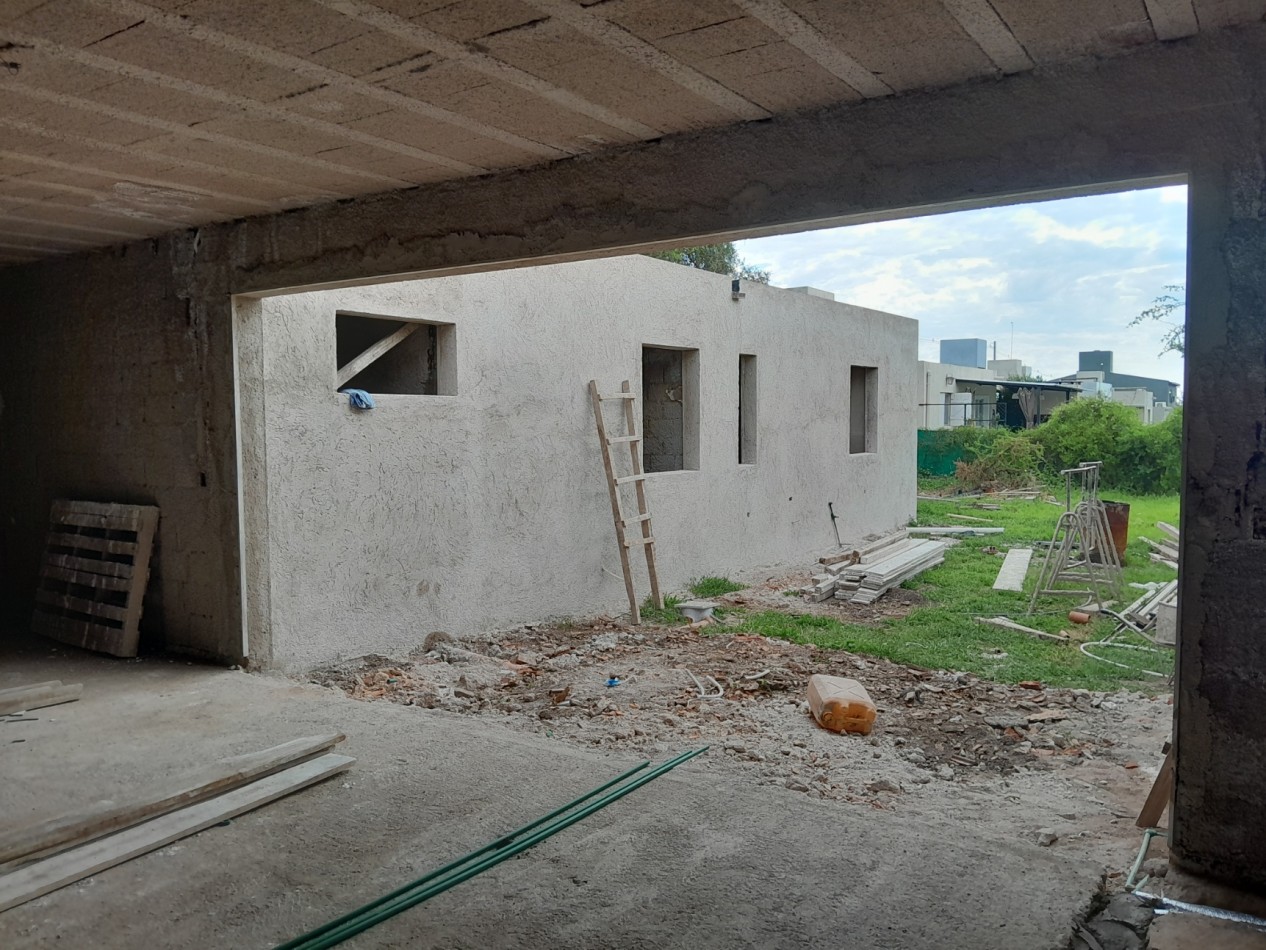 Casa 3 Dormitorios a Estrenar - Excelente Calidad - Escritura. Villa Catalina