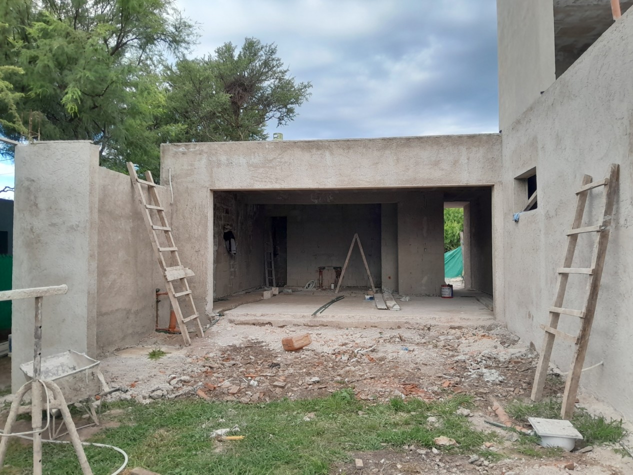 Casa 3 Dormitorios a Estrenar - Excelente Calidad - Escritura. Villa Catalina