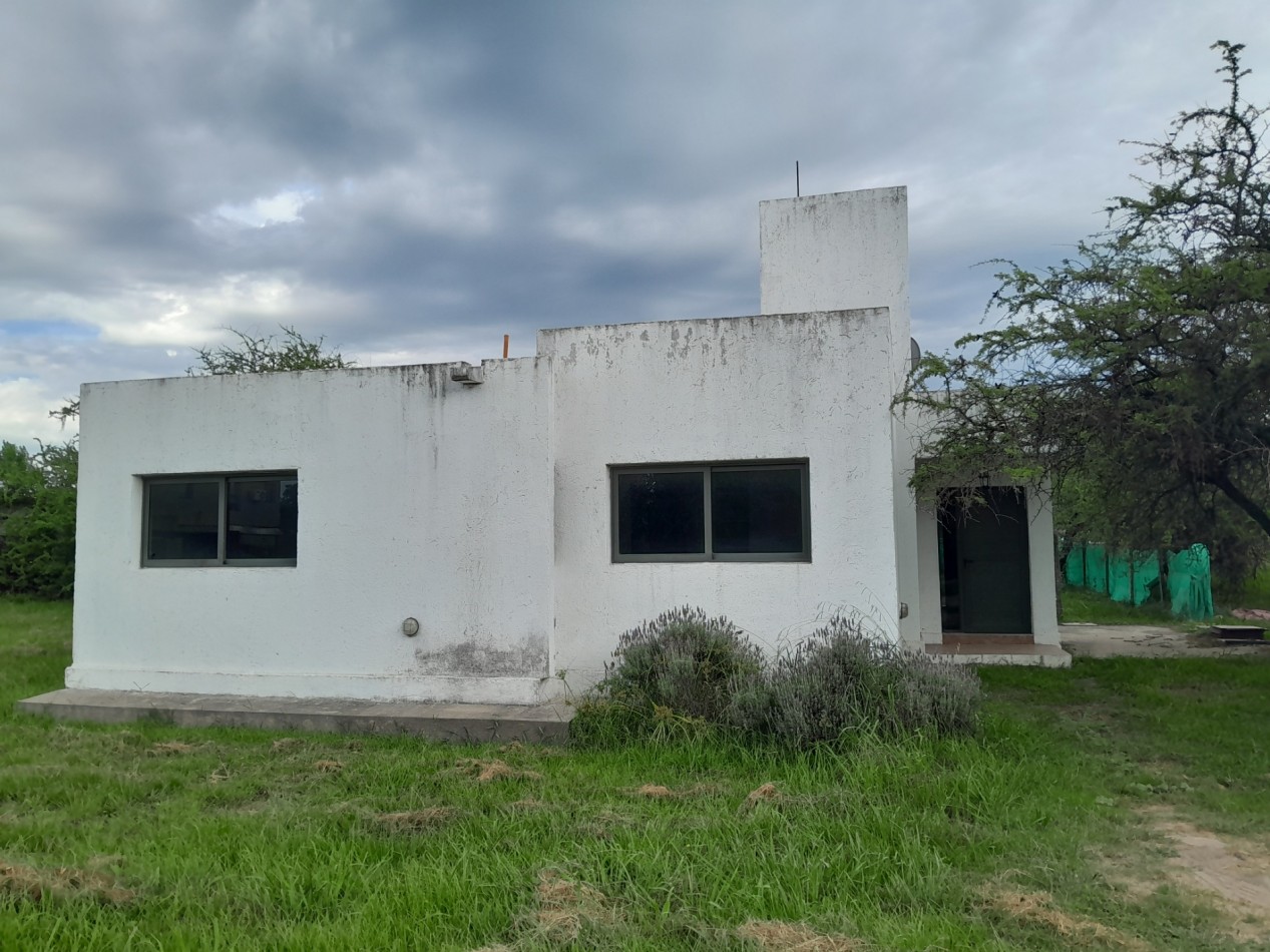 VENTA CASA 3 DORMITORIOS - VILLA CATALINA - PRIMERA ETAPA - ESCRITURA