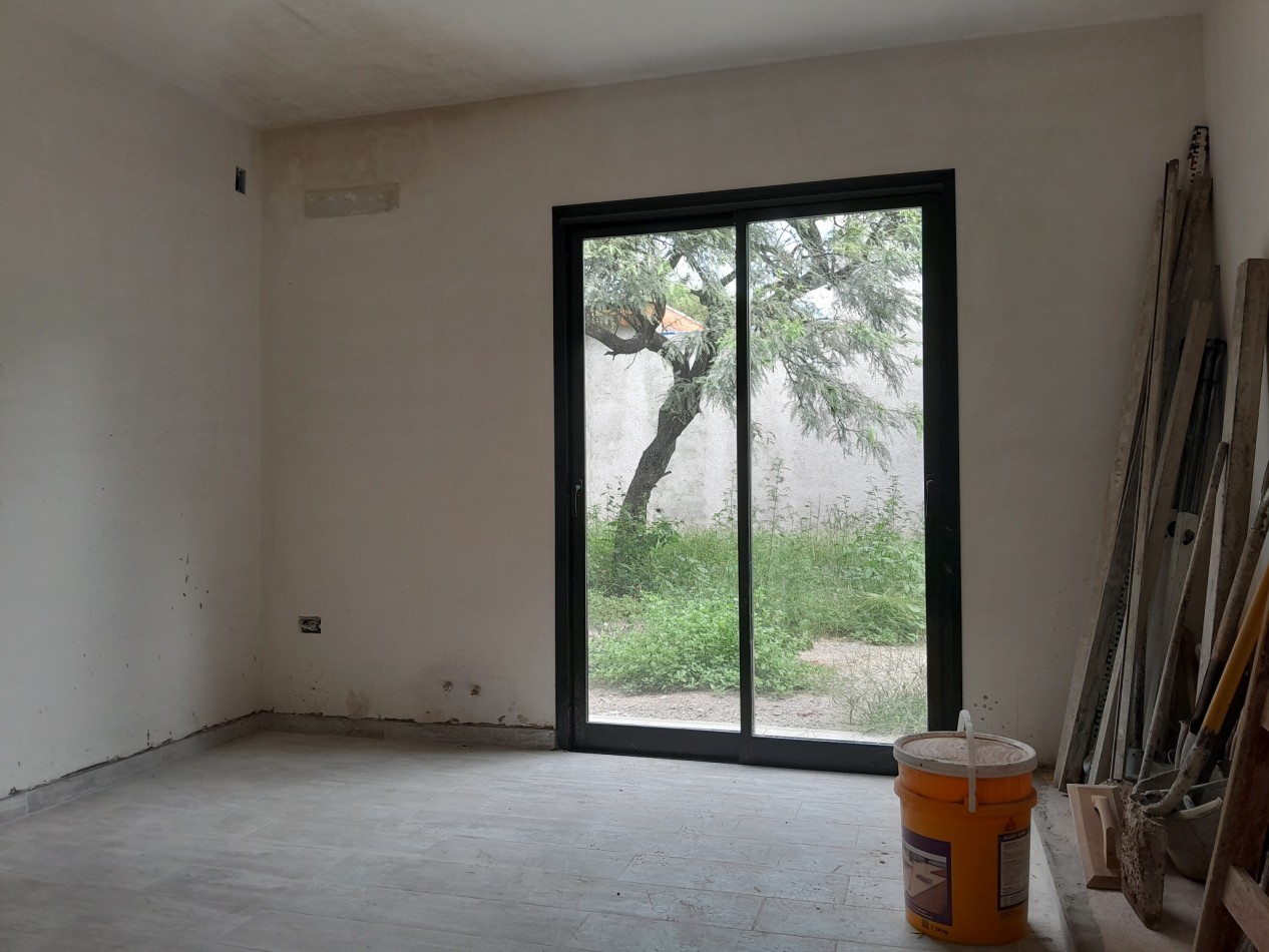 Casa 3 Dormitorios a Estrenar - Excelente Calidad - Villa Catalina