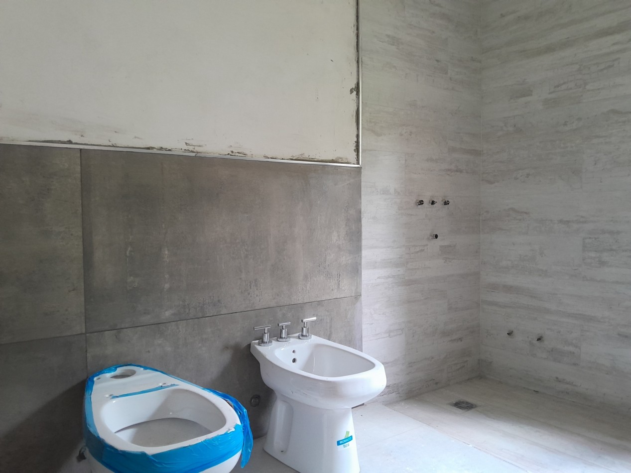 Casa 3 Dormitorios a Estrenar - Excelente Calidad - Villa Catalina