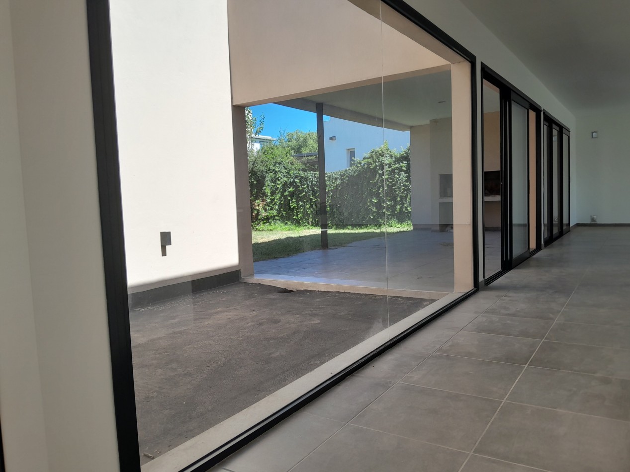 Casa a estrenar en Villa Catalina - Etapa Bosques | 2 Dormitorios