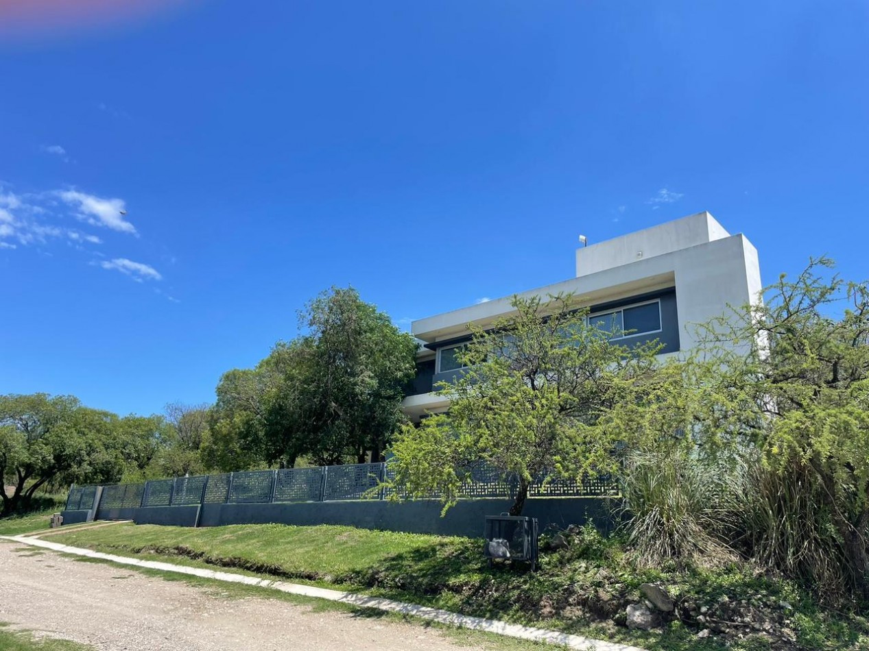 Venta Casa 3 dorm. en Country Tierralta - Barrancas del Sol Este