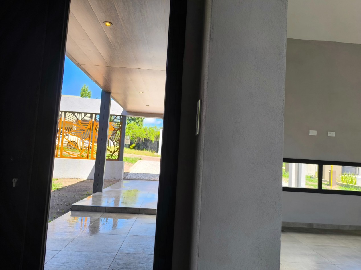 VENDO CASA 3 DORMITORIOS A ESTRENAR - BELA VISTA
