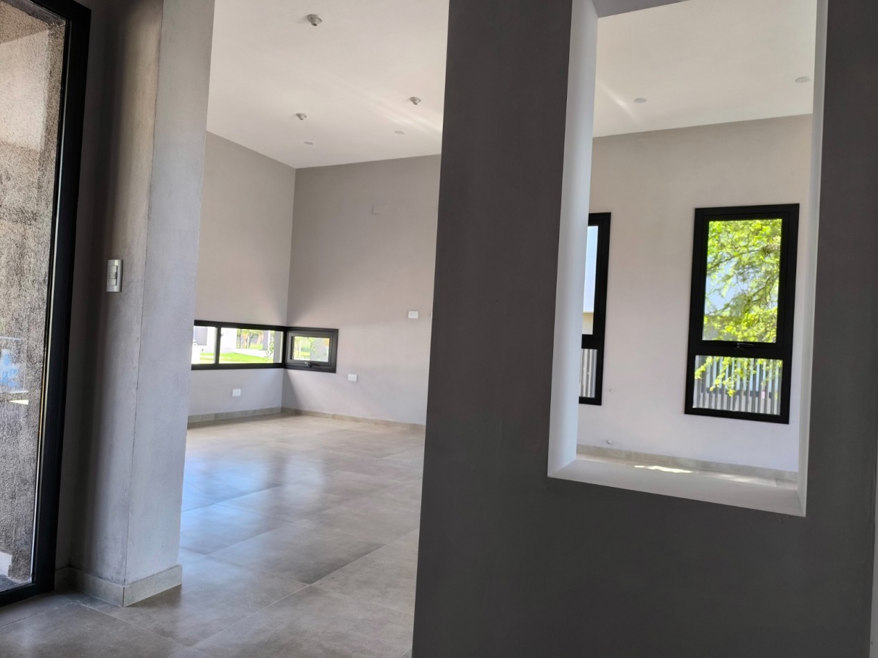 VENDO CASA 3 DORMITORIOS A ESTRENAR - BELA VISTA
