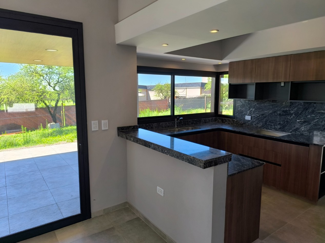 VENDO CASA 3 DORMITORIOS A ESTRENAR - BELA VISTA