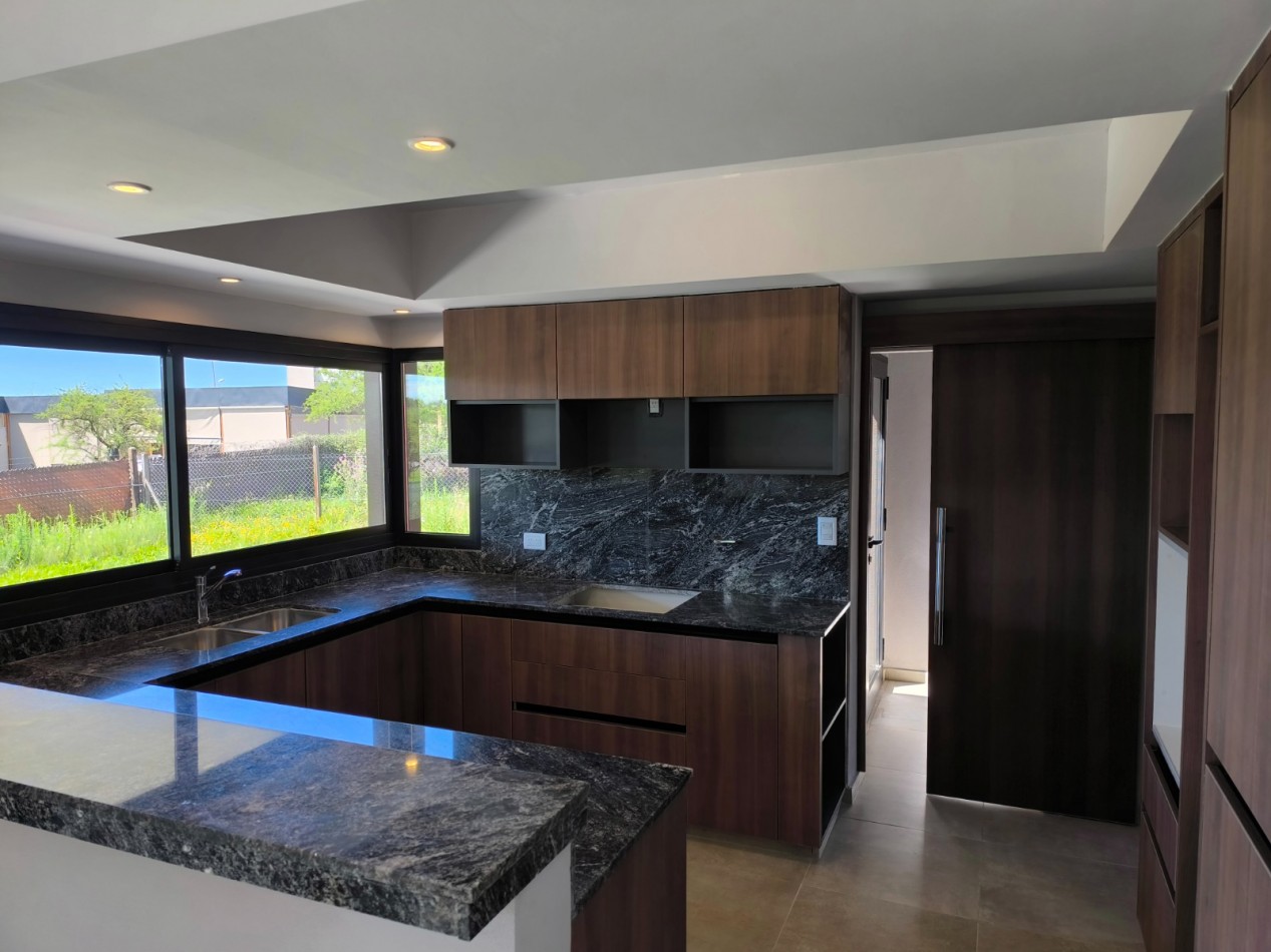 VENDO CASA 3 DORMITORIOS A ESTRENAR - BELA VISTA