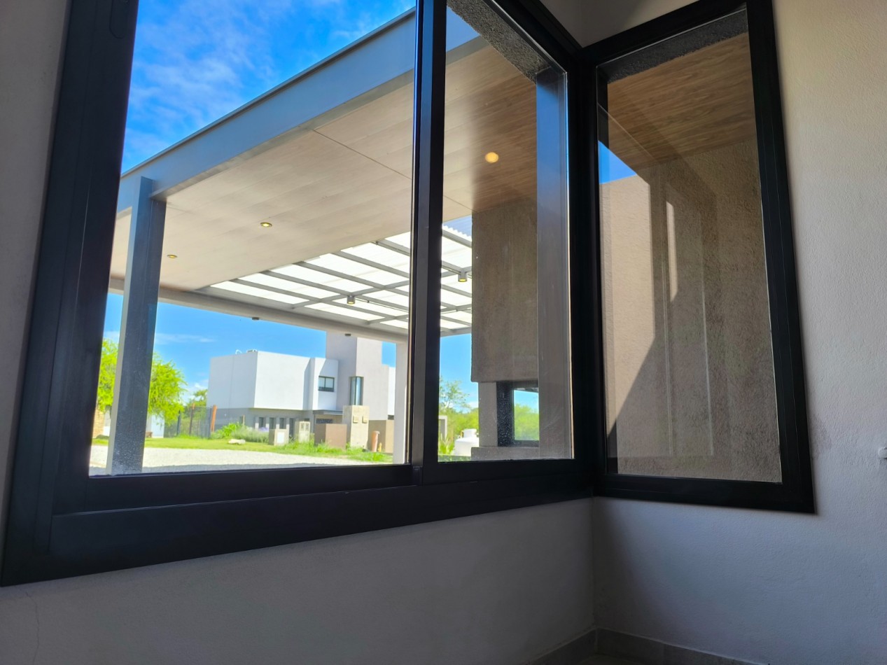 VENDO CASA 3 DORMITORIOS A ESTRENAR - BELA VISTA