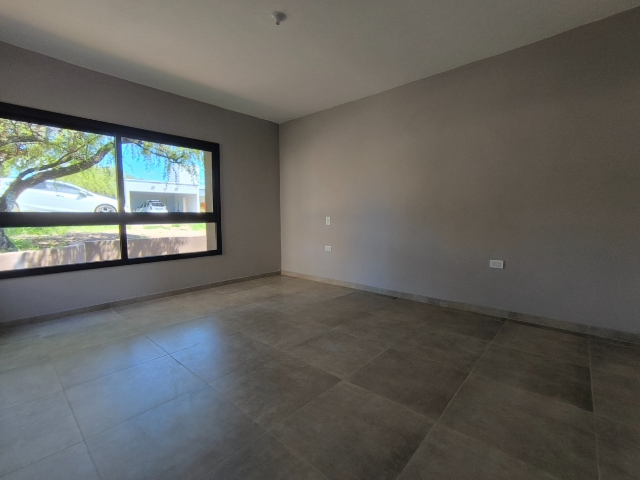 VENDO CASA 3 DORMITORIOS A ESTRENAR - BELA VISTA