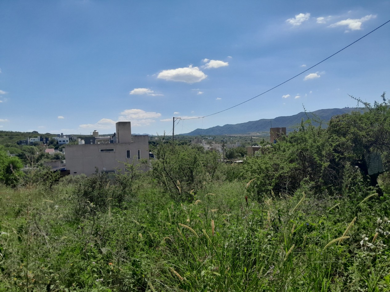 VENDO LOTE 300 M² - VILLA SAN NICOLAS - EXCELENTE VISTA A LAS SIERRAS