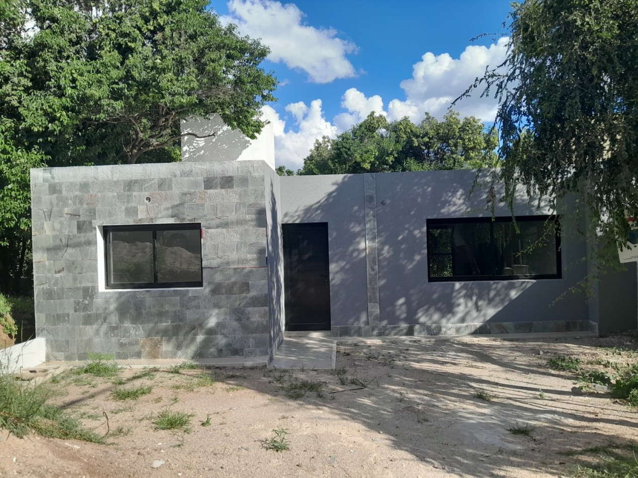 VENDO CASA 2 DORM. B° VILLA CATALINA. ETAPA ECO. A ESTRENAR.