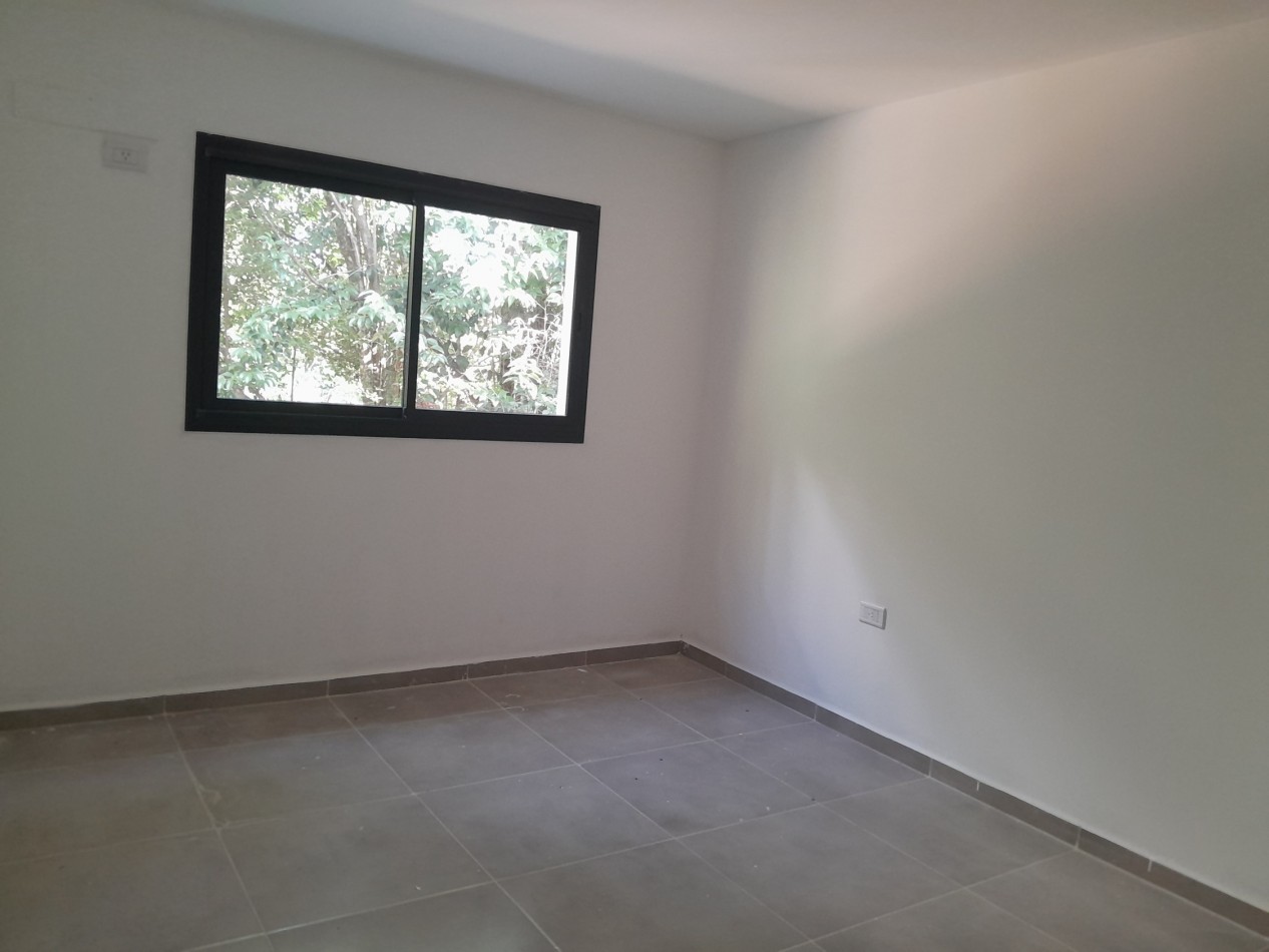 VENDO CASA 2 DORM. B° VILLA CATALINA. ETAPA ECO. A ESTRENAR.