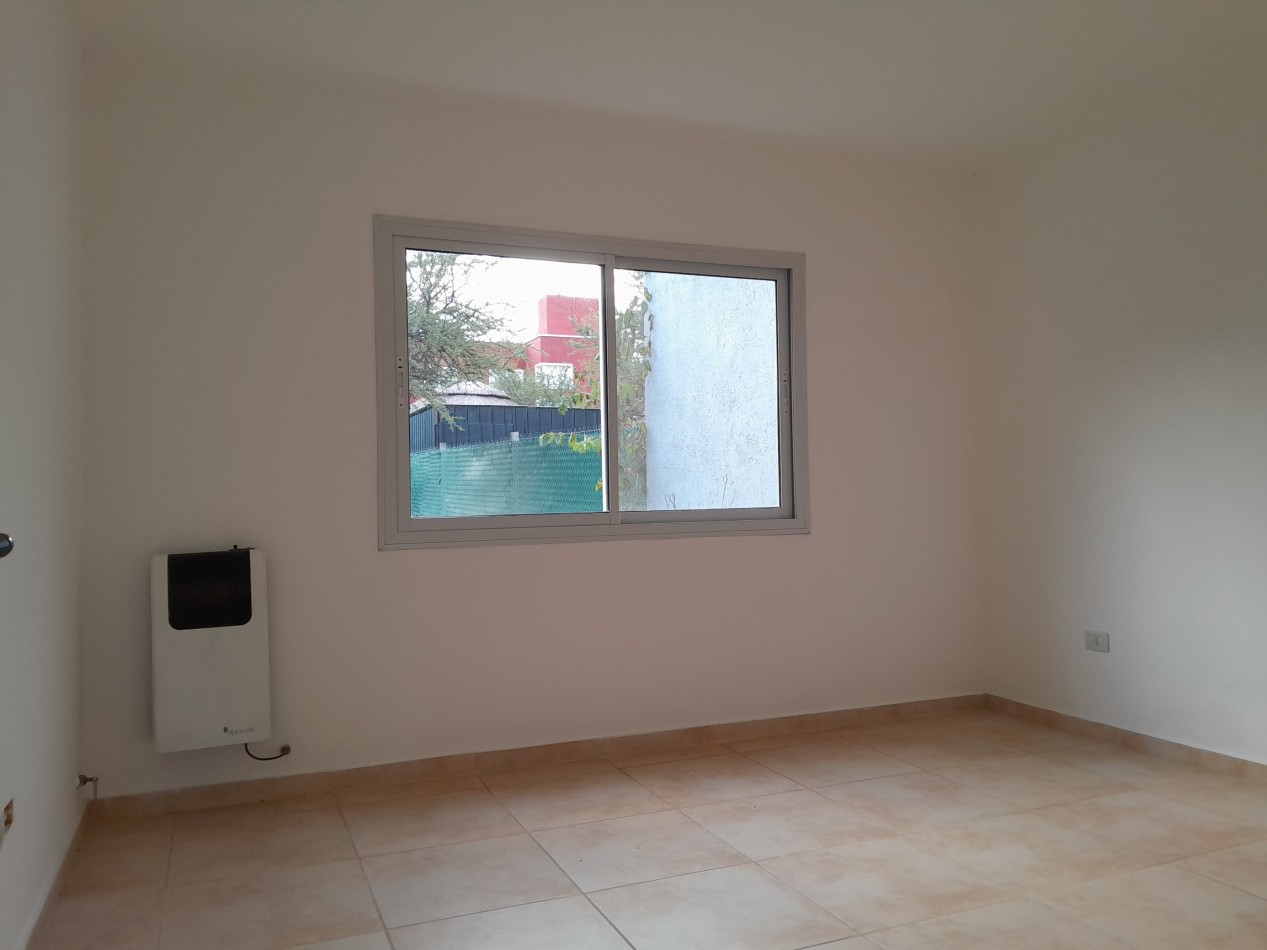 CASA DE 2 DORMITORIOS - VILLA CATALINA | 1a ETAPA | CON ESCRITURA