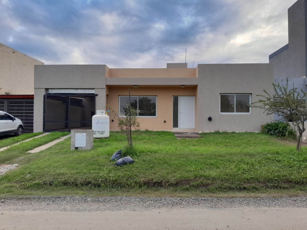 CASA DE 2 DORMITORIOS - VILLA CATALINA | 1a ETAPA | CON ESCRITURA