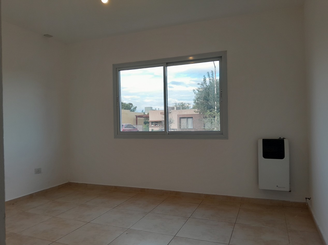 CASA DE 2 DORMITORIOS - VILLA CATALINA | 1a ETAPA | CON ESCRITURA