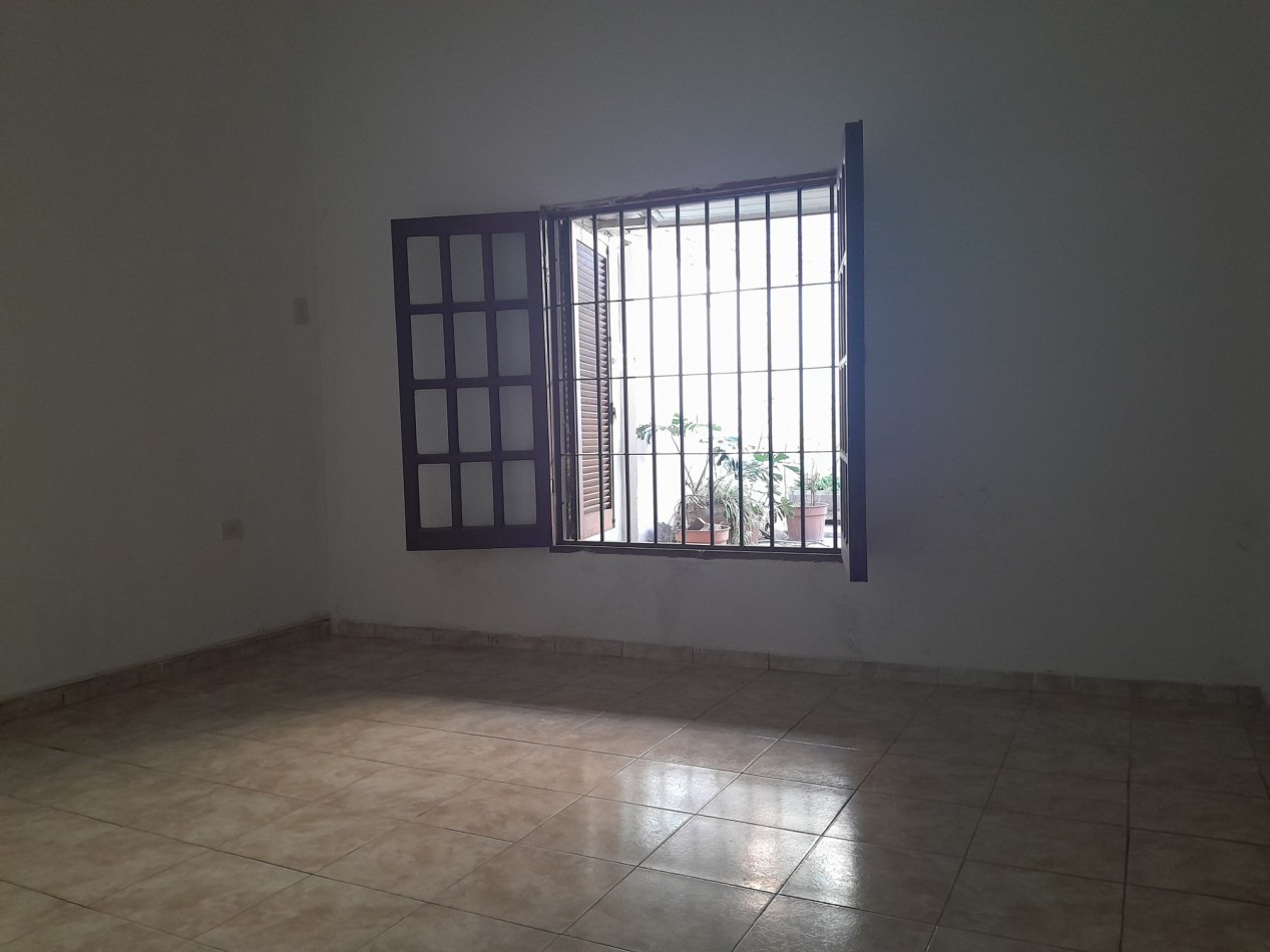 VENDO CASA 3 DORM. B° PUEYRREDON - ESCRITURA.
