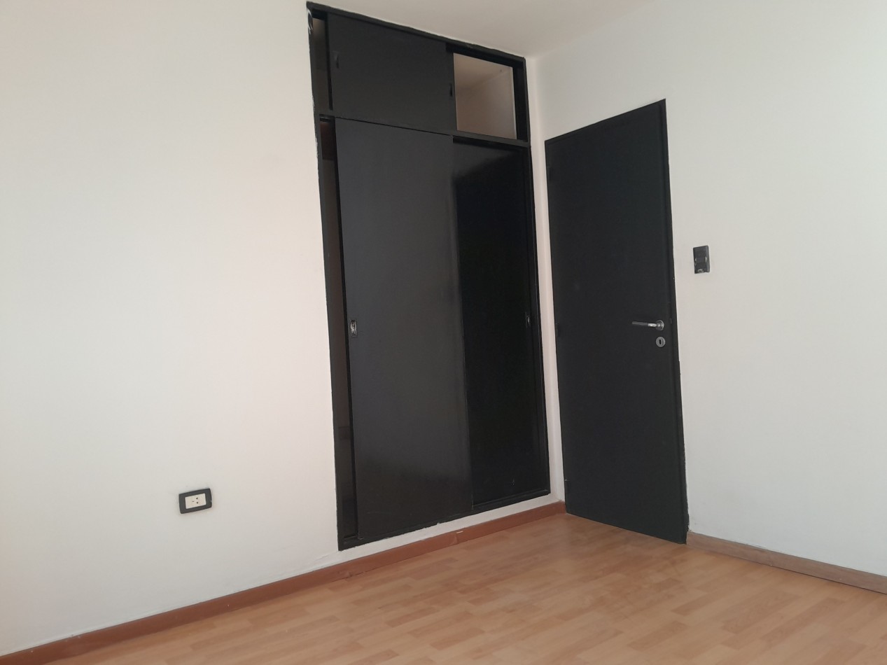 ALQUILO DEPARTAMENTO 2 DORM. + COCHERA RECICLADO. B° SAN MARTIN