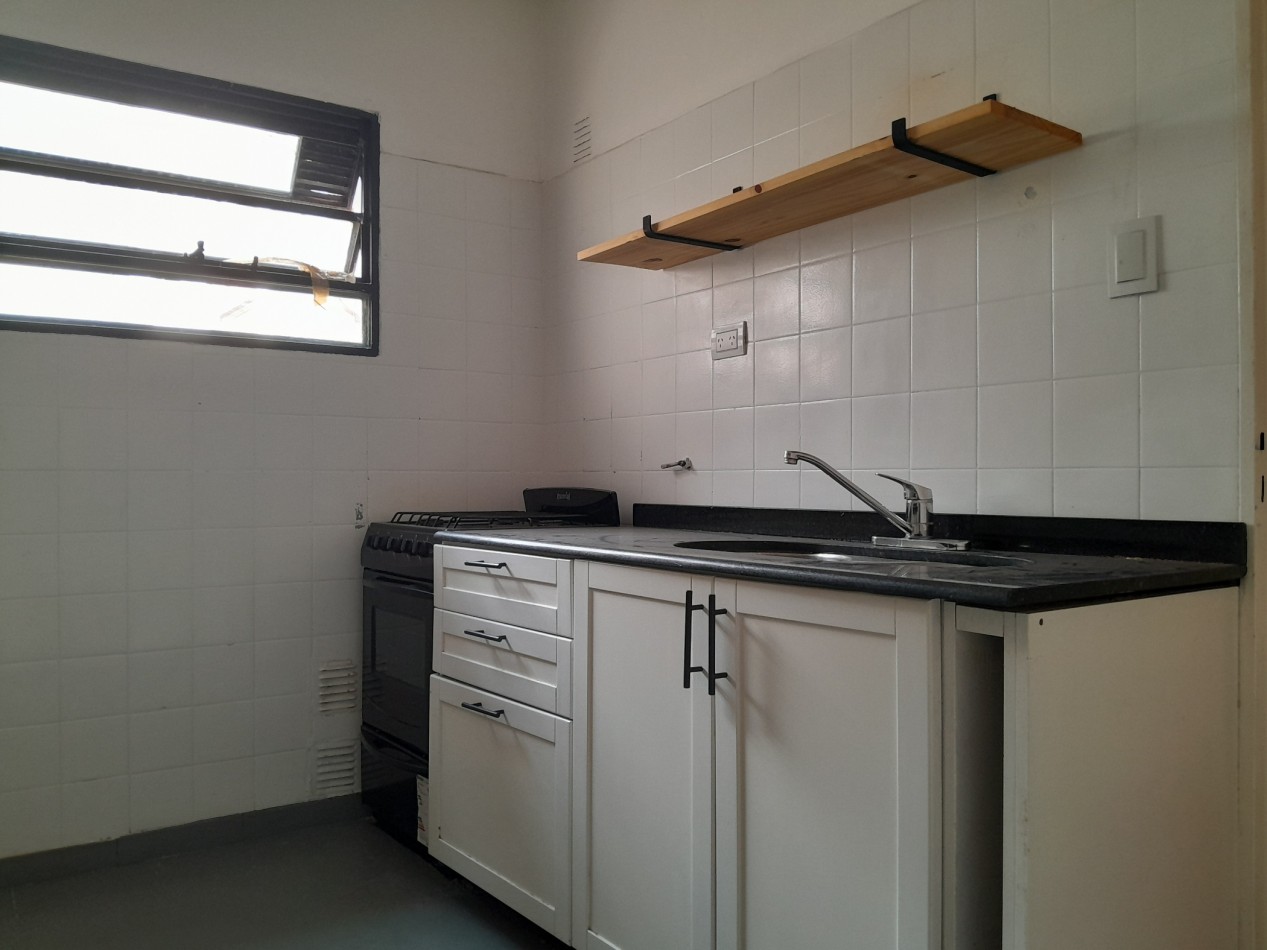 ALQUILO DEPARTAMENTO 2 DORM. + COCHERA RECICLADO. B° SAN MARTIN