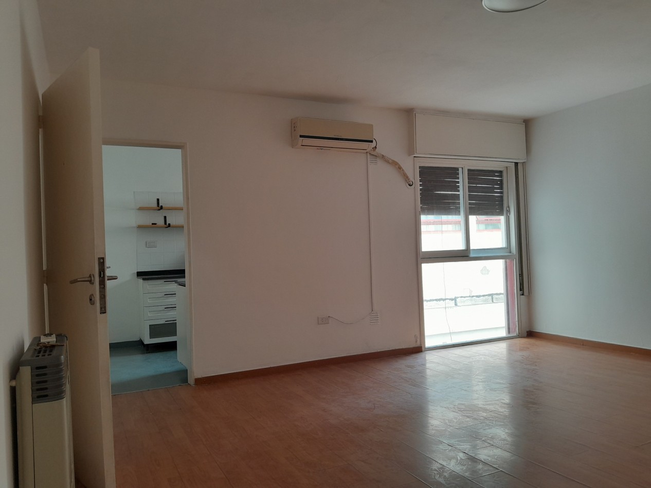 ALQUILO DEPARTAMENTO 2 DORM. + COCHERA RECICLADO. B° SAN MARTIN
