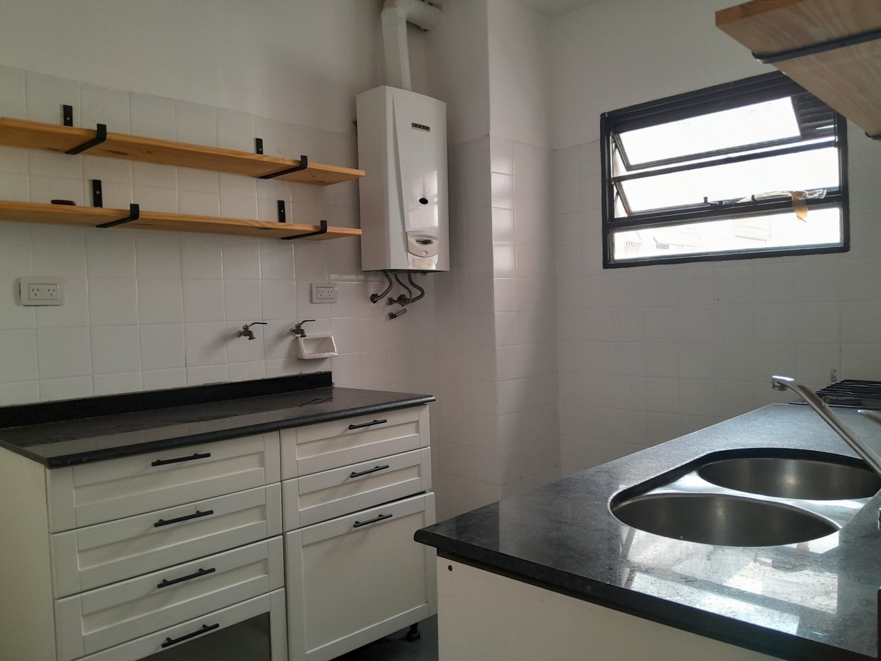 ALQUILO DEPARTAMENTO 2 DORM. + COCHERA RECICLADO. B° SAN MARTIN