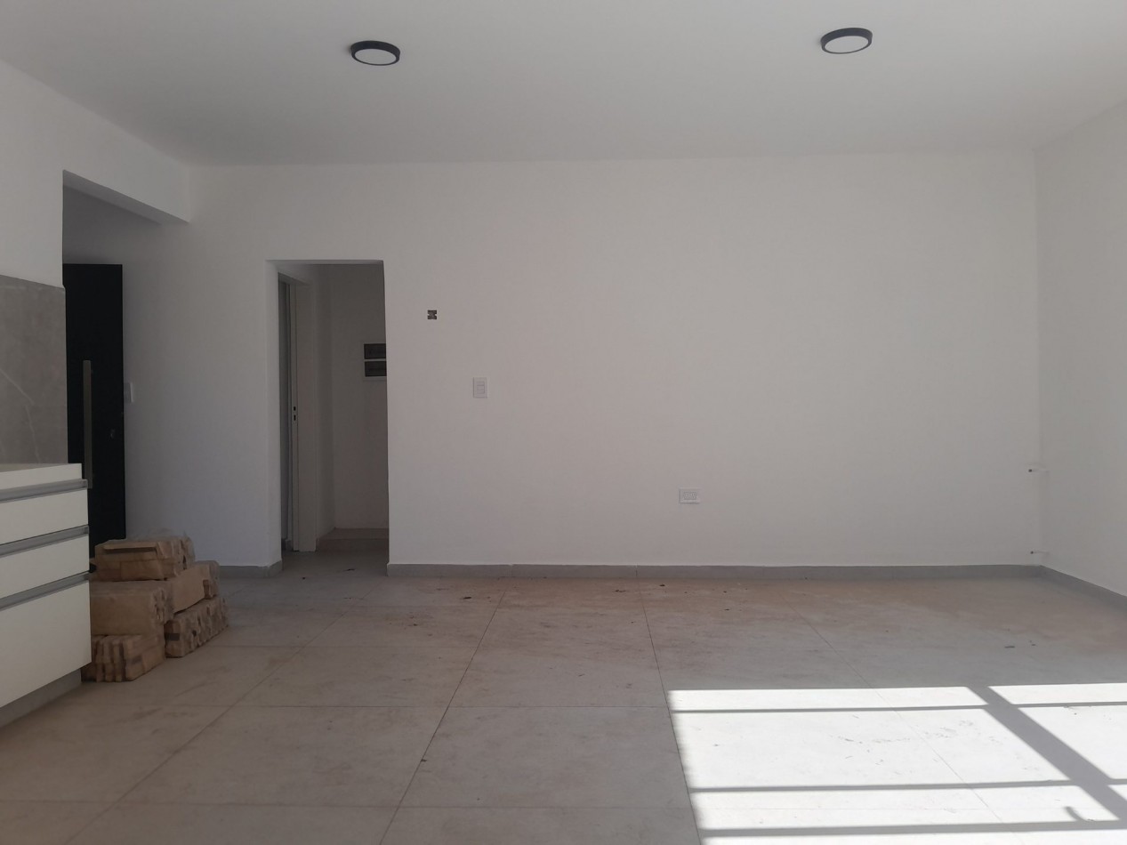 VENDO CASA 2 DORM. A ESTRENAR B° VILLA CATALINA