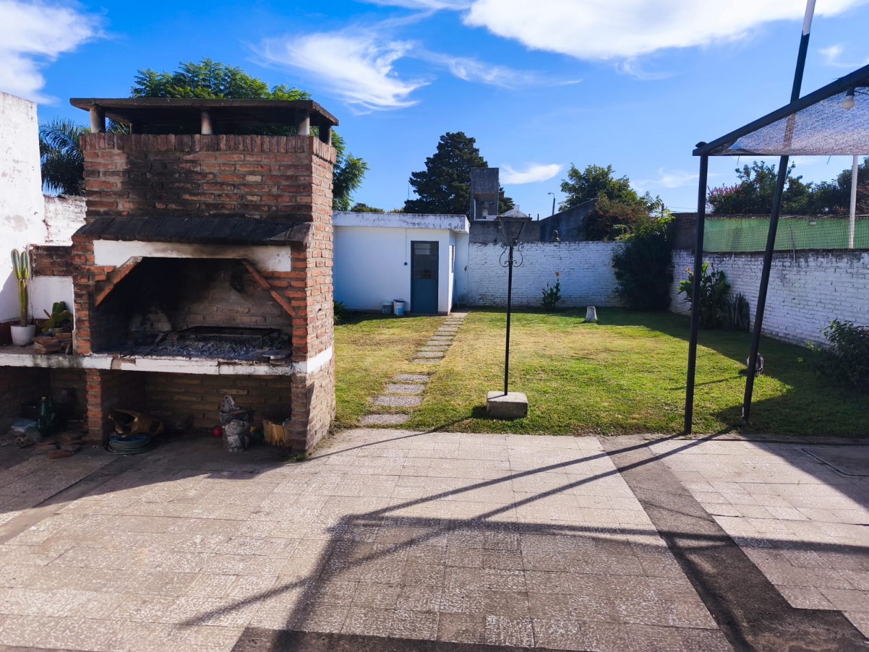 VENDO CASA 2 DORM. B° VILLA MARTA. ESCRITURA