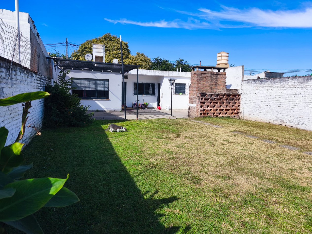 VENDO CASA 2 DORM. B° VILLA MARTA. ESCRITURA