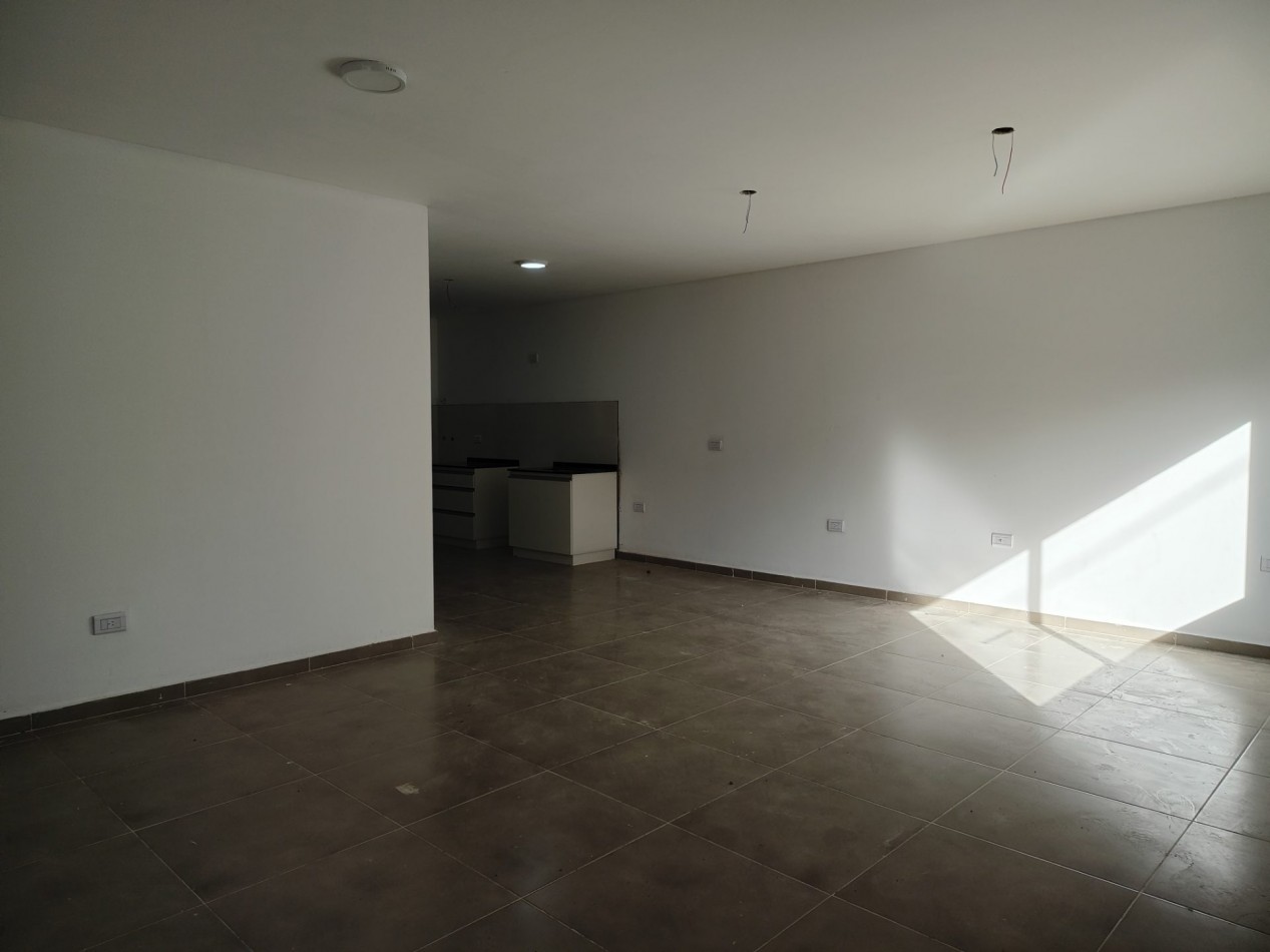 VENDO CASA 2 DORM. B° VILLA CATALINA. ETAPA ECO. A ESTRENAR.