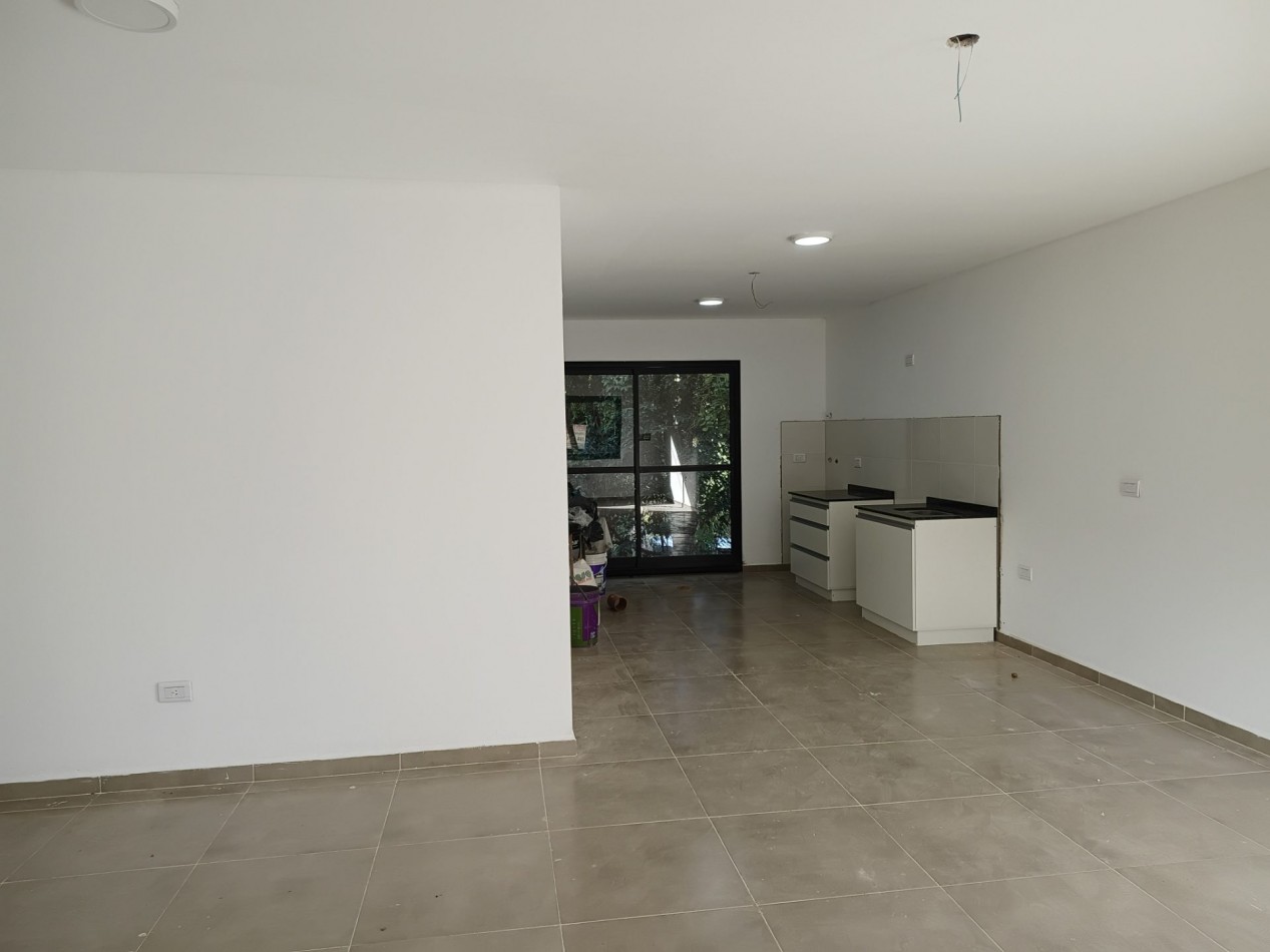 VENDO CASA 2 DORM. B° VILLA CATALINA. ETAPA ECO. A ESTRENAR.