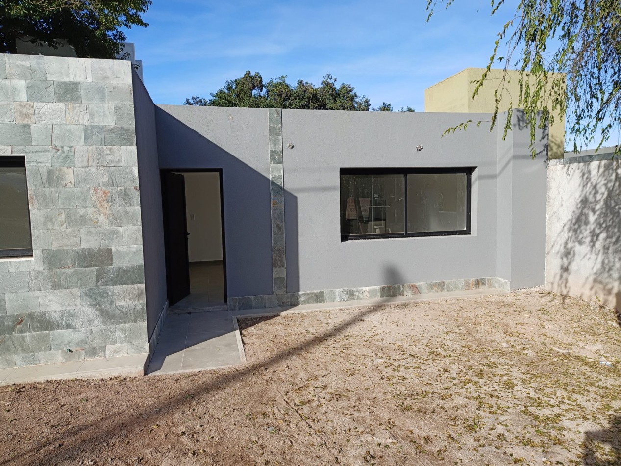 VENDO CASA 2 DORM. B° VILLA CATALINA. ETAPA ECO. A ESTRENAR.